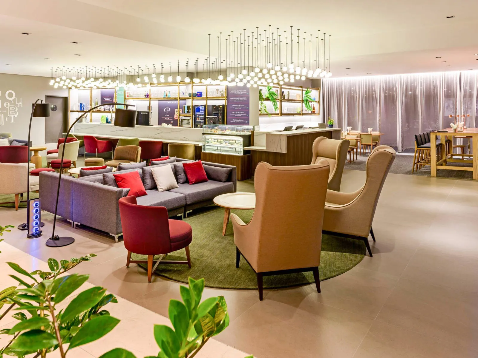 Lounge and common area used by guests between sessions