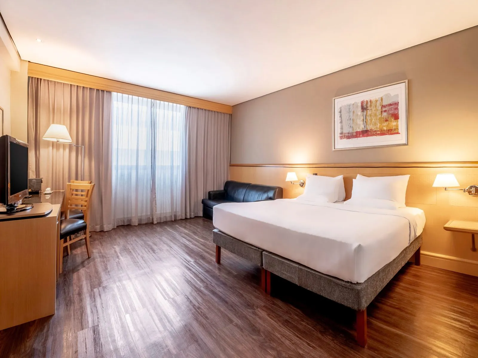 Guest room at Novotel São Paulo Center Norte